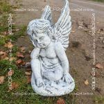 Фигура садовая Ангел сидячий из бетона